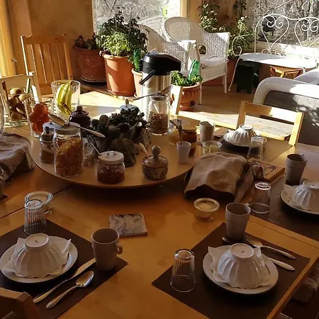 Oda ve Kahvaltı Chasteuil Chambres D'hotes